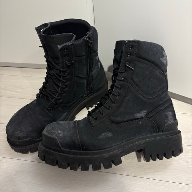 발렌시아가 컴뱃 스트라이크 부츠 블랙 43