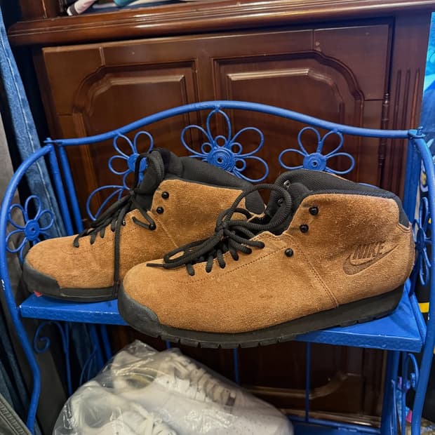 나이키 ACG Air Magma 브라운 스웨이드(280)