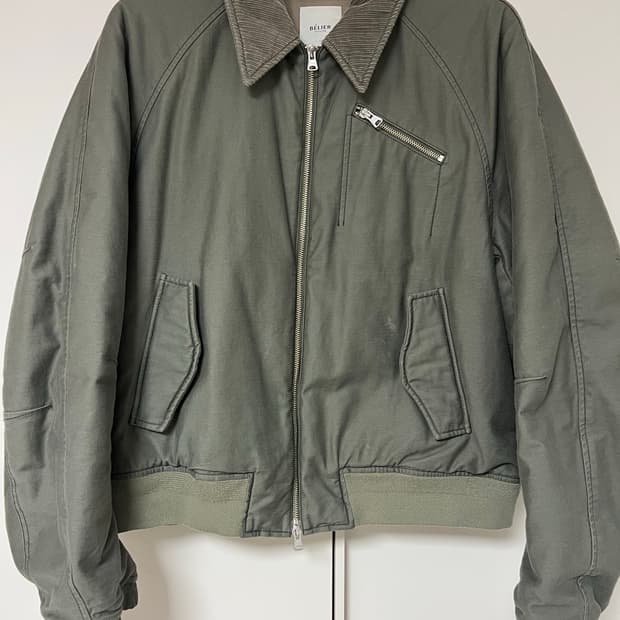 벨리에 패디드 카라 봄버자켓