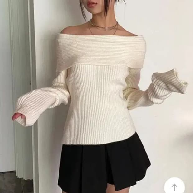 다크빅토리 오프숄더 니트