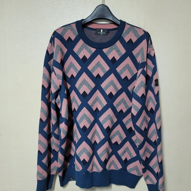 와이드앵글 자카드 풀오버 니트