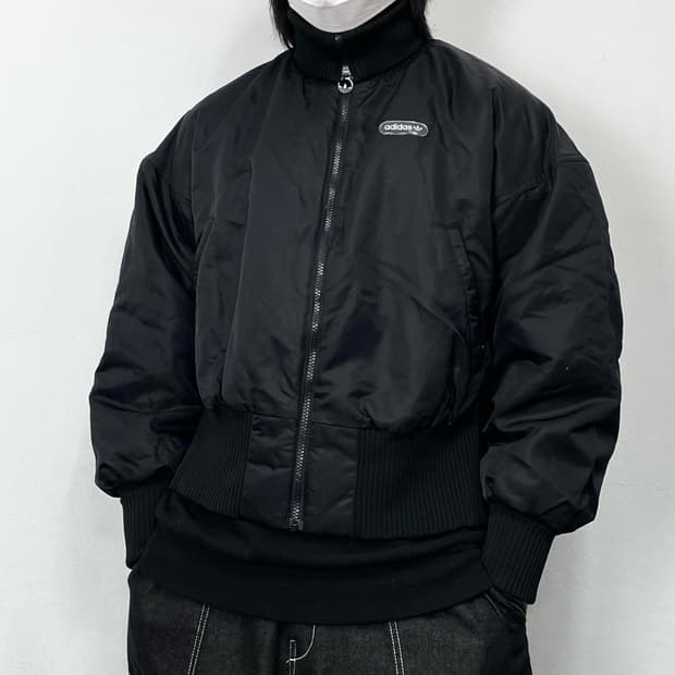 L 아디다스 하이넥 절개 크롭 봄버자켓