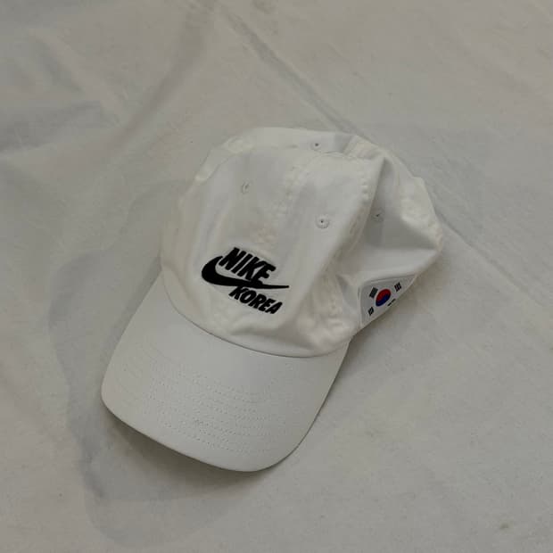 나이키 코리아 한정판 태극기 박재범 볼캡 화이트