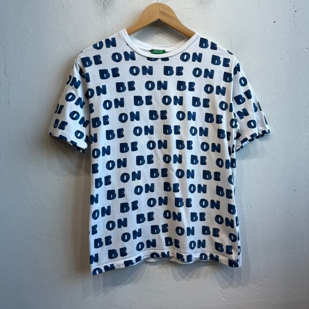 베네통 모노그램 반팔 티셔츠