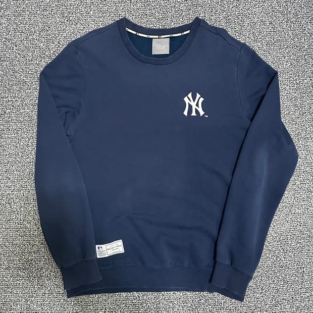 (105) MLB 뉴욕 양키스 네이비 맨투맨 티셔츠