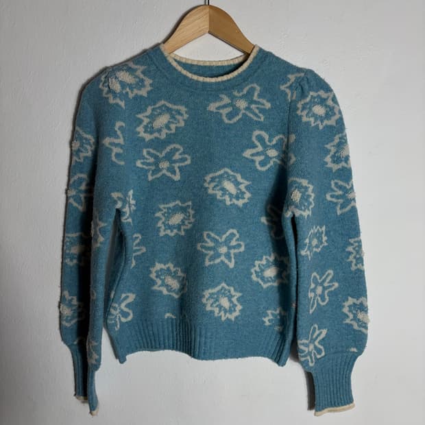 써스데이 아일랜드X토드 셀비 자카드 하늘색 니트(S)