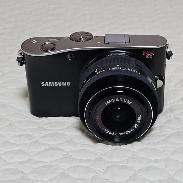 삼성 NX100 미러리스 카메라 신품급
