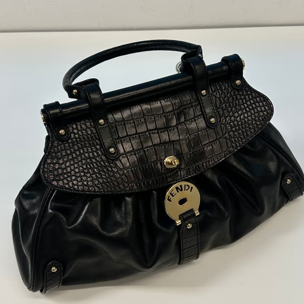 펜디 카프스킨 토트백 os