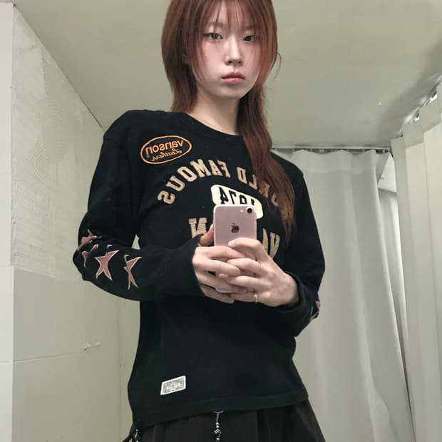 밴슨 사이드 별 프린팅 아플리케 롱슬리브