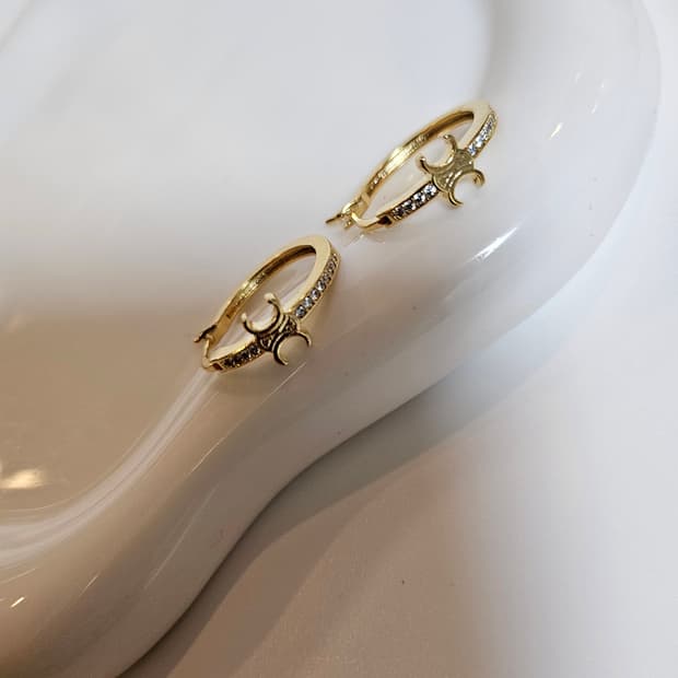 셀린느 라인스톤 트리오페 후프링 귀걸이  금장