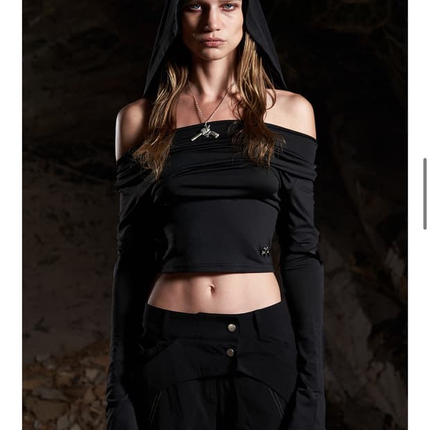 Yeel 드레이프 오프숄더 탑