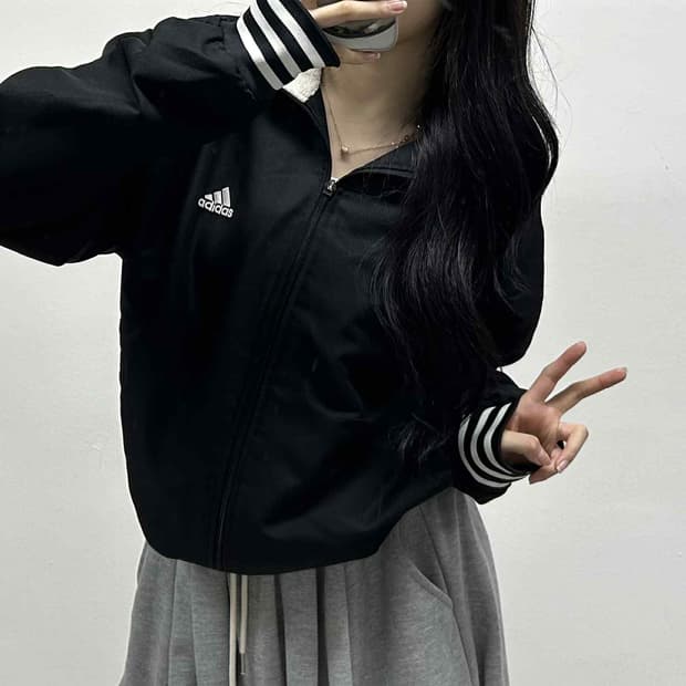 아디다스 블랙 올드스쿨 아방핏 패딩 자켓 흰검 져지(105)