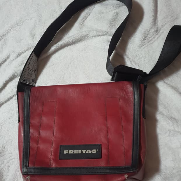 FREITAG 프라이탁 라씨 버건디.레드