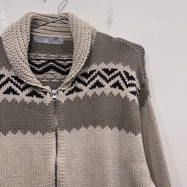 에잇세컨즈 숄카라 노르딕 패턴 니트 집업