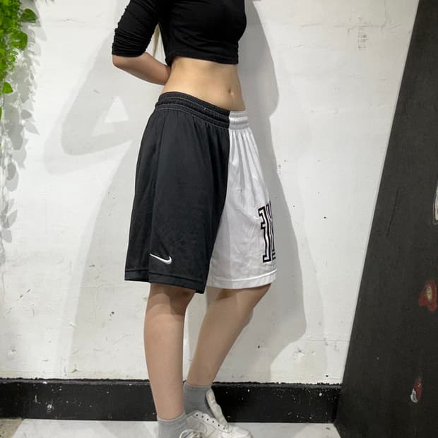 나이키 블랙 화이트 버뮤다 반바지 추리닝 트레이닝 팬츠 L