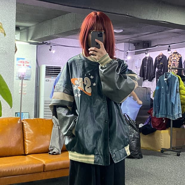 빈티지 레더 자수 바시티 자켓 B2500