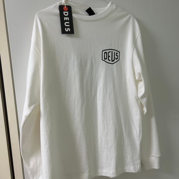 데우스 롱슬리브