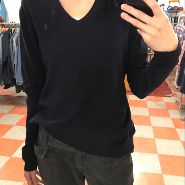 폴로 브이넥니트