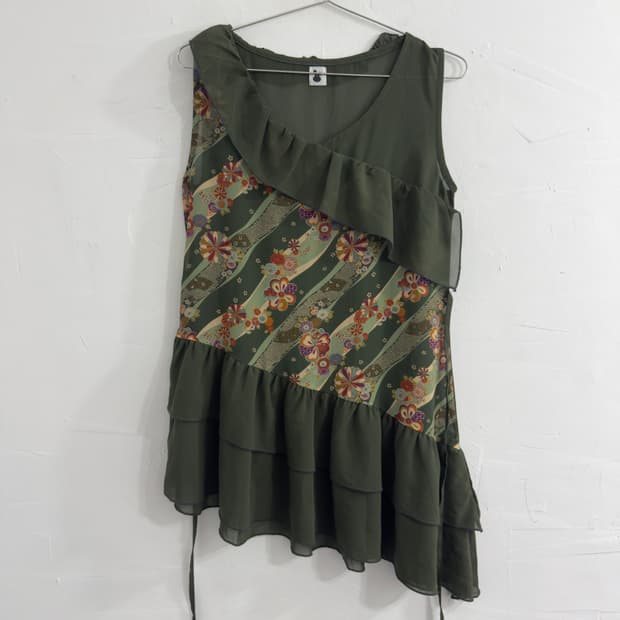 oriental sleeveless