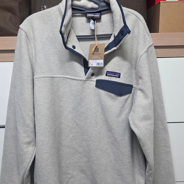 파타고니아 신칠라 오트밀 L사이즈 판매합니다