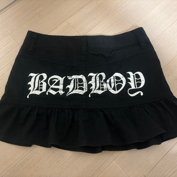 와걸 레터링 스커트