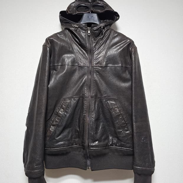 cp컴퍼니 고글 램스킨 레더 자켓
