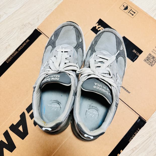 뉴발란스 993 발볼 2E 275사이즈