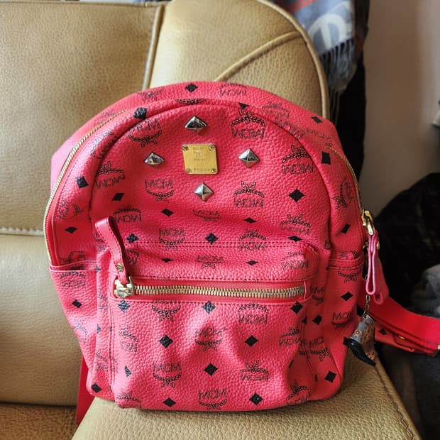 MCM 비세토스 핑크 백팩 가방