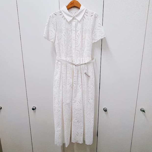 (정품/새상품) 셀프 포트레이트 여성 화이트 자수 미디 드레스