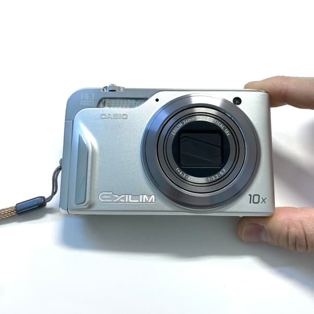 카시오 엑슬림 EX-H15 디지털 카메라