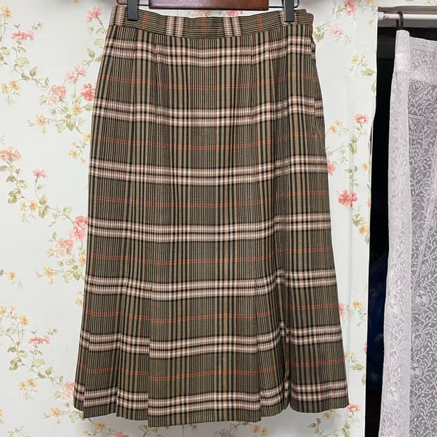 채크패턴 미디 스커트