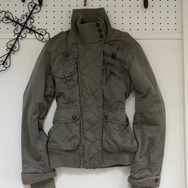 • Bukaru khaki multi-pocket jacket
