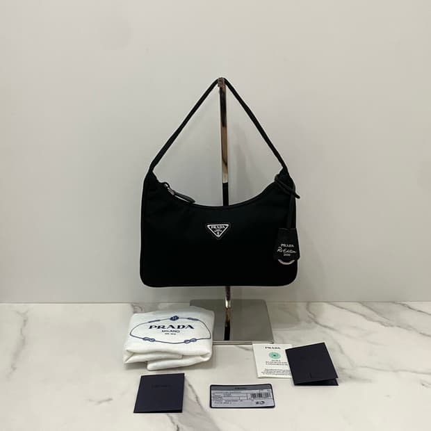 프라다 리에디션 2000 리나일론 테수토 숄더백 블랙 1NE515
