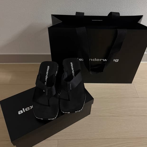 알렉산더왕 플립플랍 쪼리 블랙