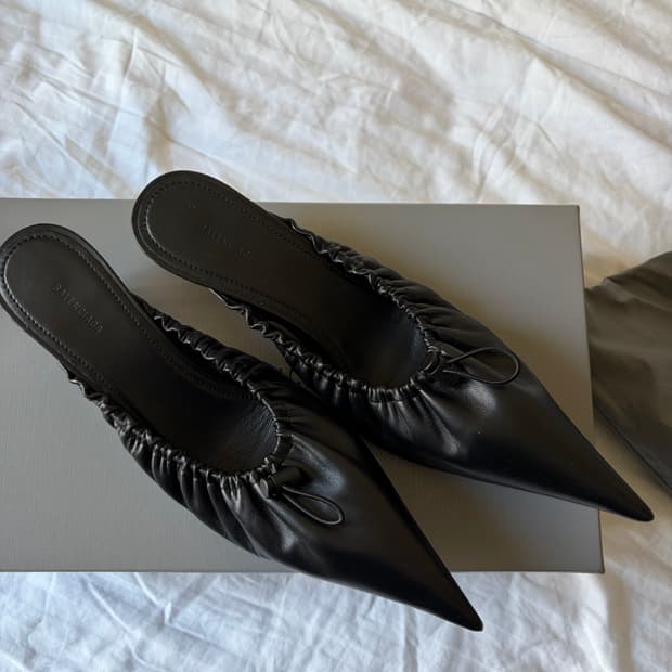 발렌시아가 스크런치 뮬 37