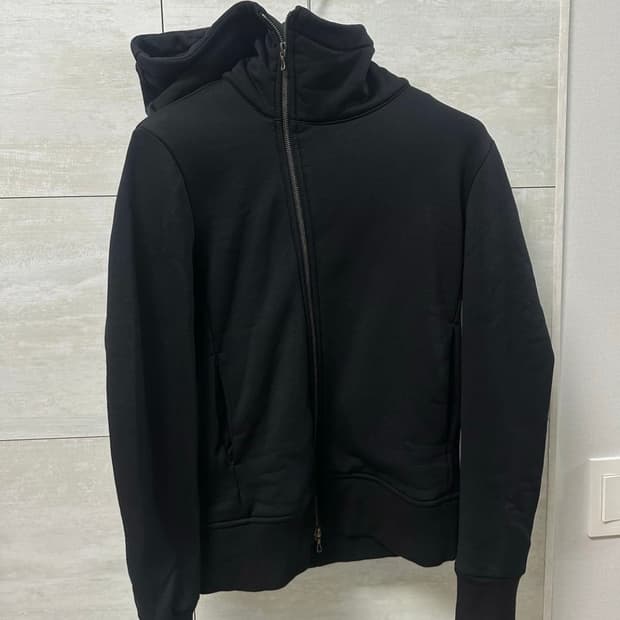 카즈유키 쿠마가이 어태치먼트 후드자켓