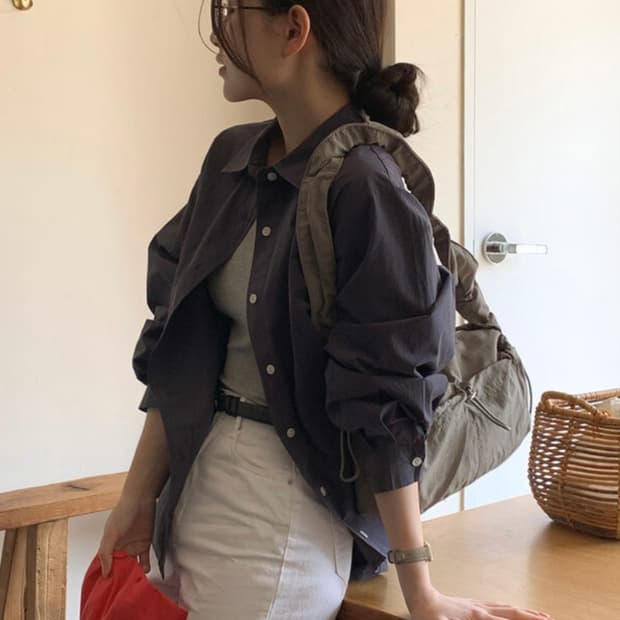 새상품) 디어먼트 멘션 세미루즈핏 단작 코튼 셔츠 네이비