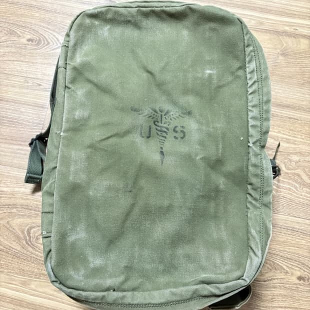 미군 오리지널 빈티지 메딕백 판매합니다