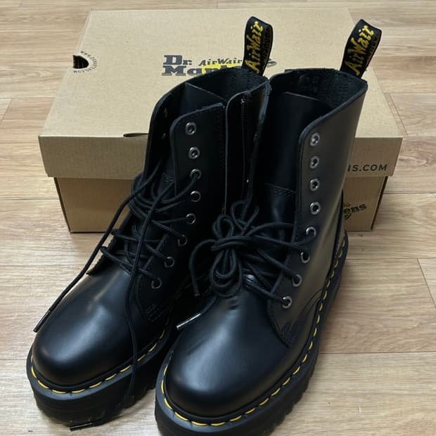[새상품] 닥터마틴 8홀 제이든 블랙 폴리시드 스무스 230 uk4