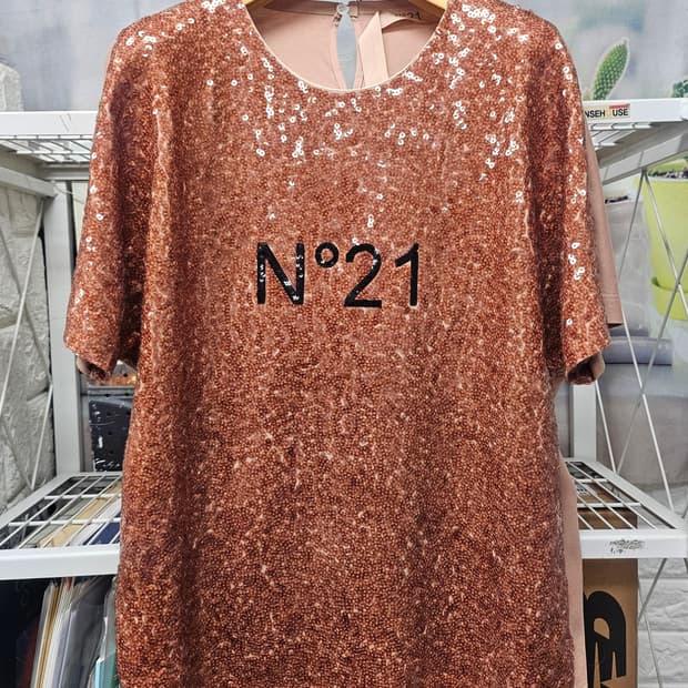 N21 누메로벤투노 여성 샤이니 스팽글 시퀸 반팔티 38/55 WL46