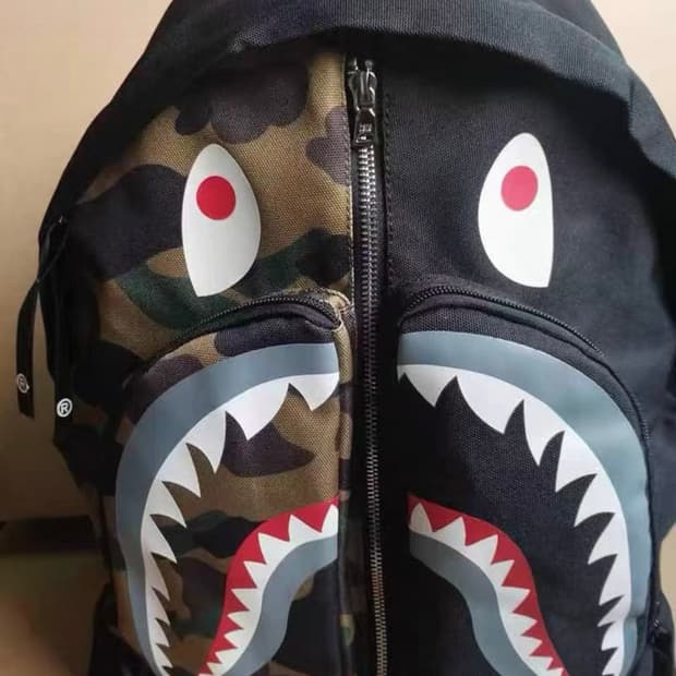 베이프 1st 카모 샤크 백팩 황계 새상품