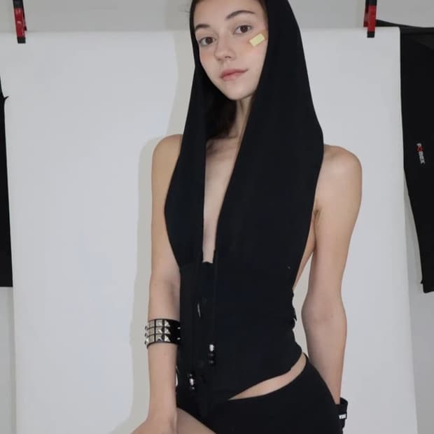 비엔프롬 bnfrom BEEDS DRAPE HOOD TOP BLACK