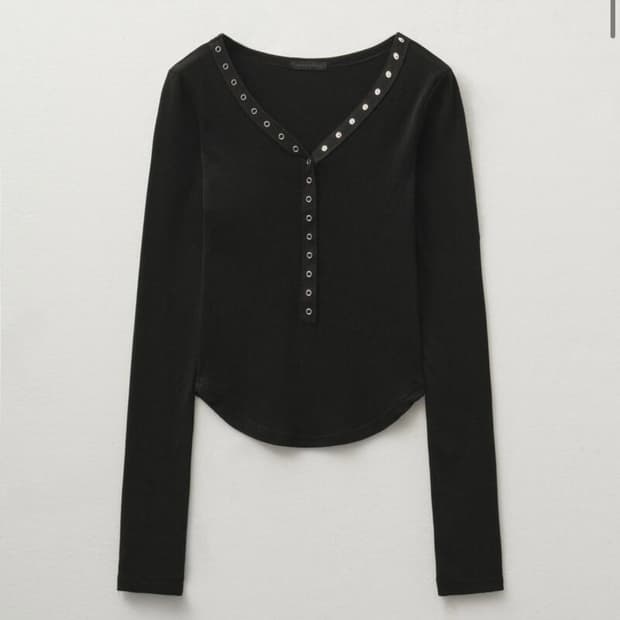 헬레네파레스 스냅 네크라인 롱슬리브