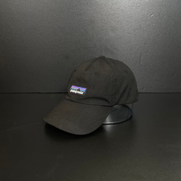 파타고니아 P-6 레이블 트래드 볼캡