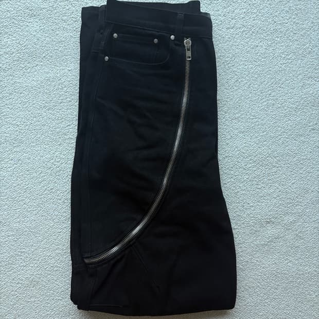 [] Far From What black denim pants
