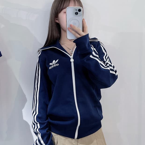 아디다스 유로파 네이비 삼선 트랙탑