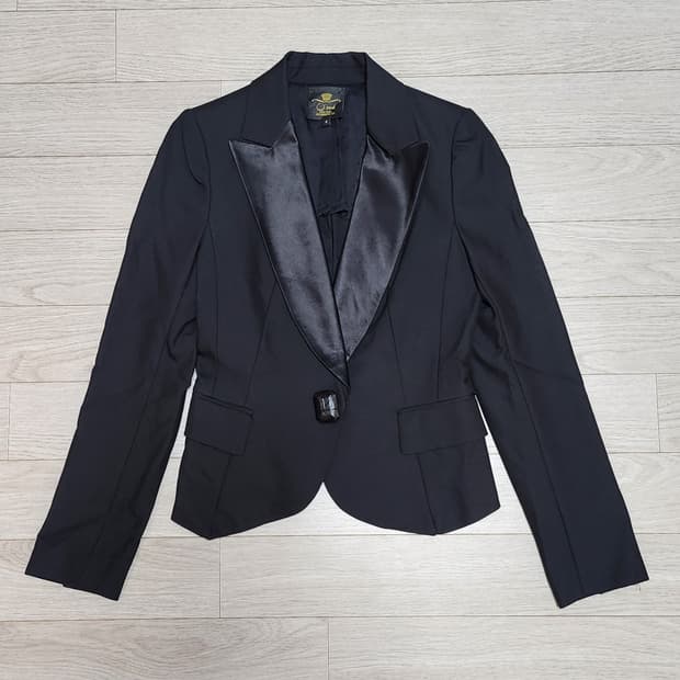 O'2nd 블랙 새틴 자켓●표기사이즈 2(66)->실측사이즈 55