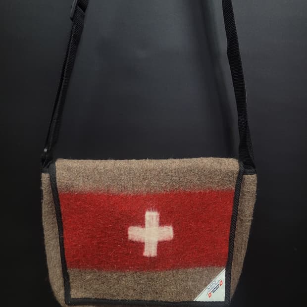 SSwiss Mountain Handbags 빈티지 스위스 크로스백 