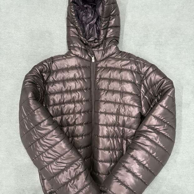 유광 후드 경량패딩