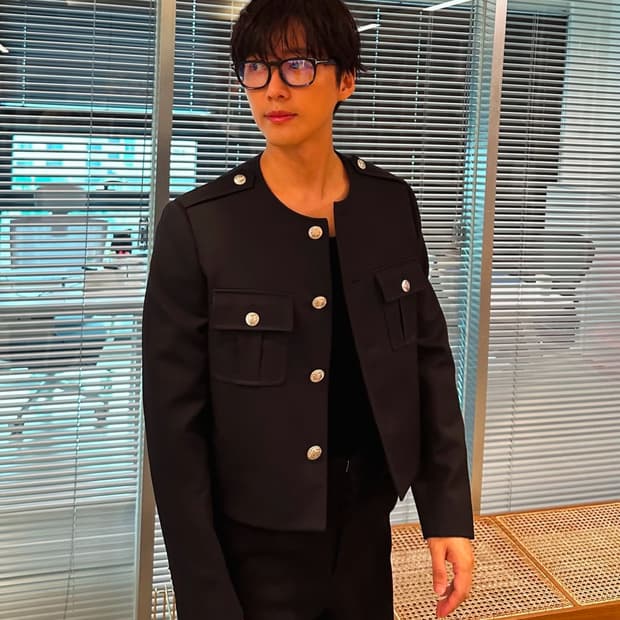 [BTS 뷔님 착용] 셀린느 24fw 샤세르 밀리터리 자켓